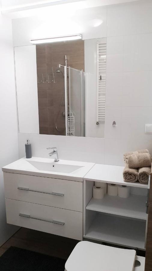 Apartament Zalesie Z Tarasem Lubin  Ngoại thất bức ảnh